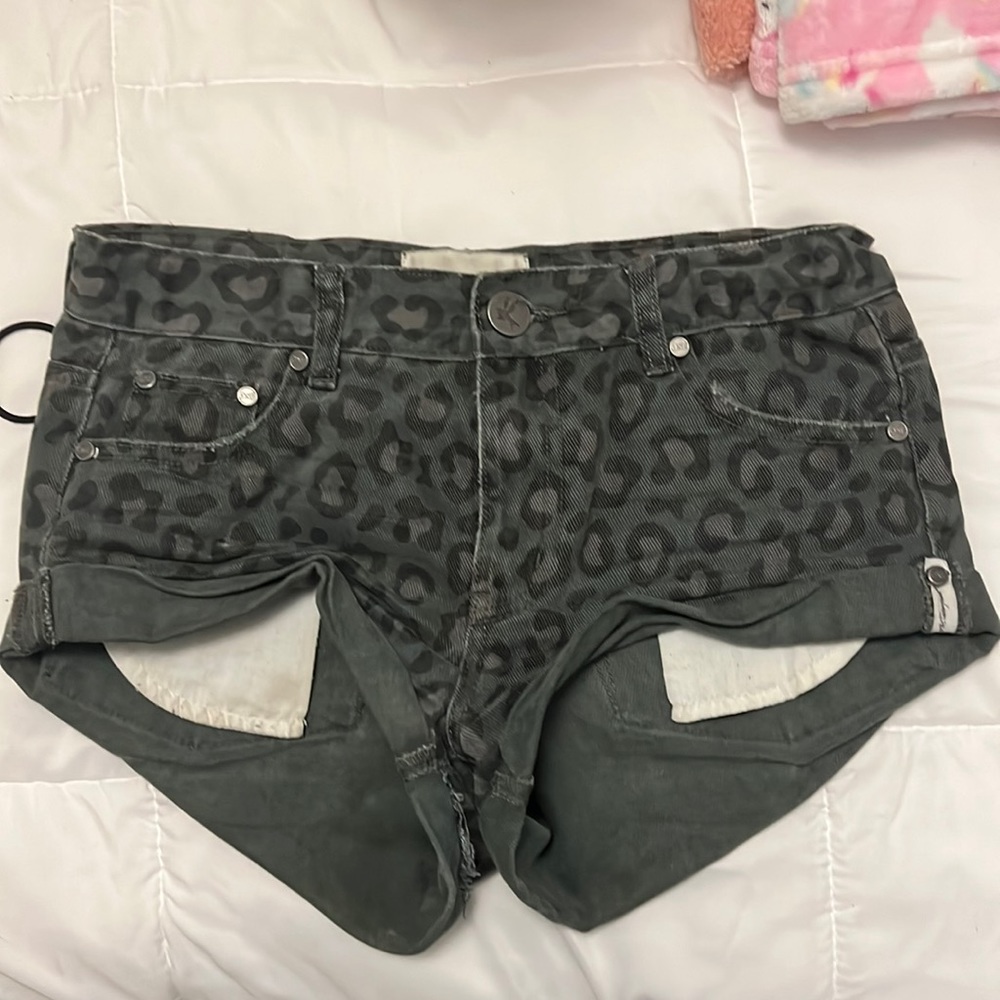 one teaspoon kids size 12-14 leopard dark green shorts